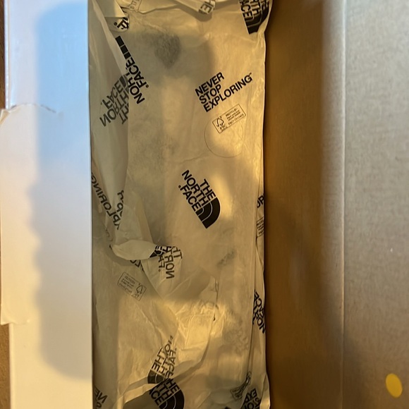 SUPREME THE NORTH FACE black slides size 9 men’s with tags, box & supreme bag - Picture 7 of 9